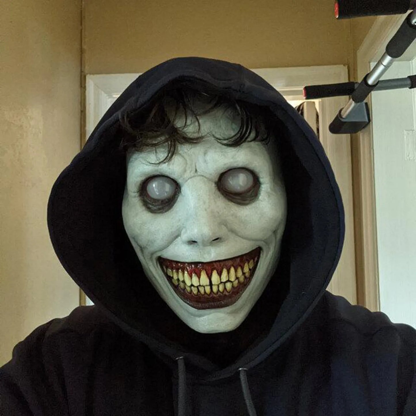 2021 New Halloween Mask Cos Exorcist Horror Smile Green Face White Eye Demon Mask Halloween Mask