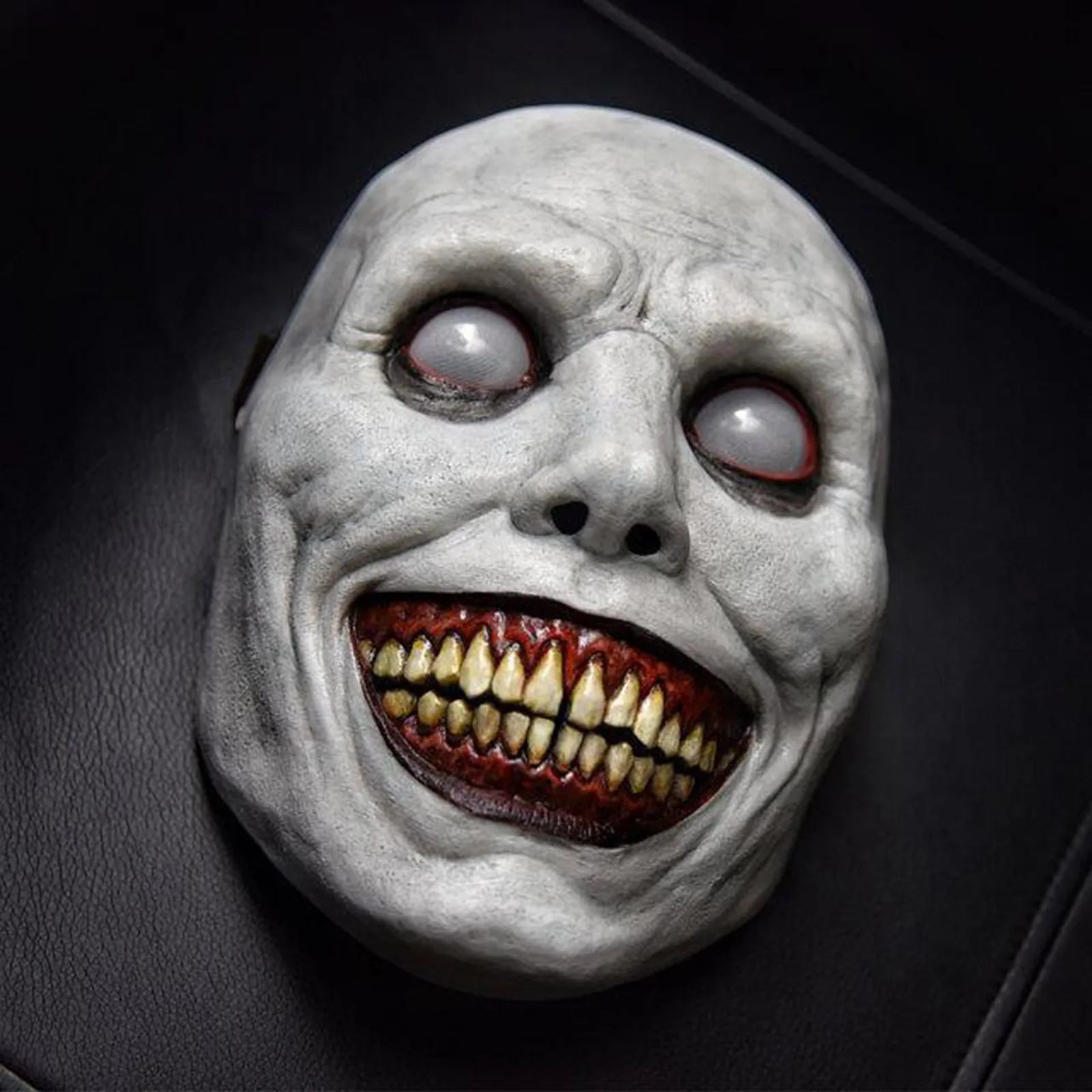 2021 New Halloween Mask Cos Exorcist Horror Smile Green Face White Eye Demon Mask Halloween Mask
